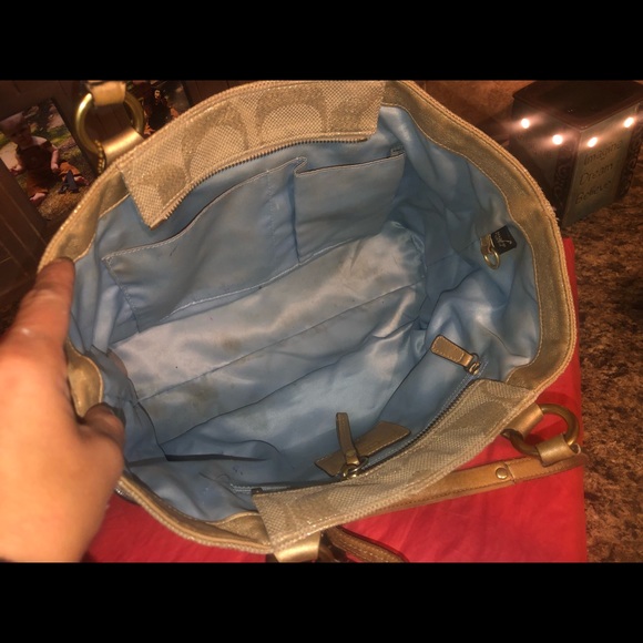 Gold Coach Shoulder Bag - Picture 4 of 4